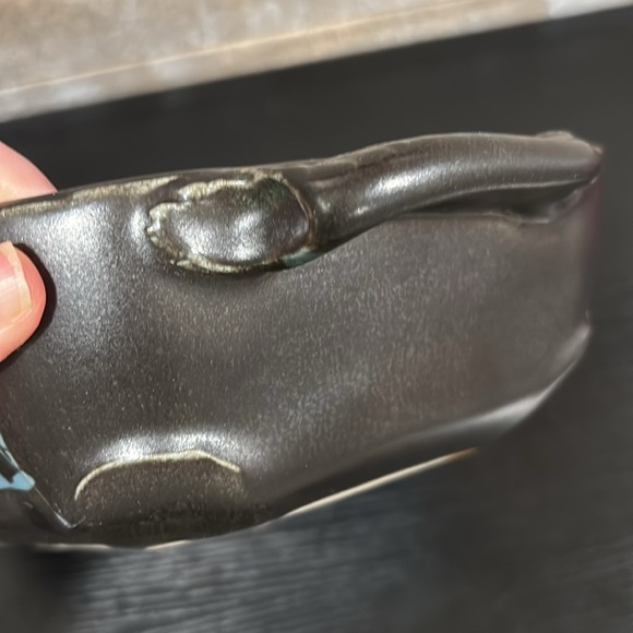 Studio pottery made casserole dish - Picture 6 of 9